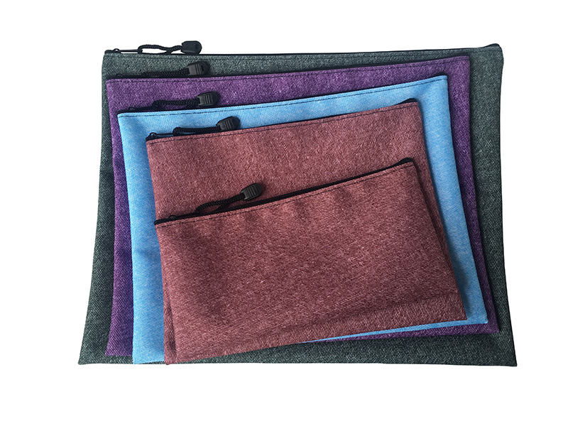 Plain coloured canvas zipper bag