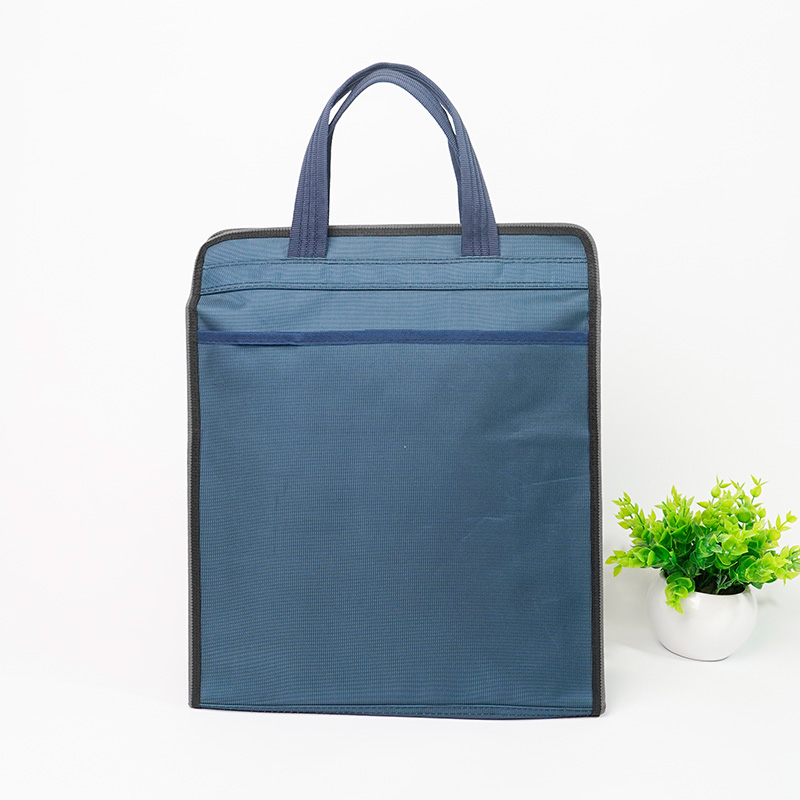 Three-dimensional single zipper handbag